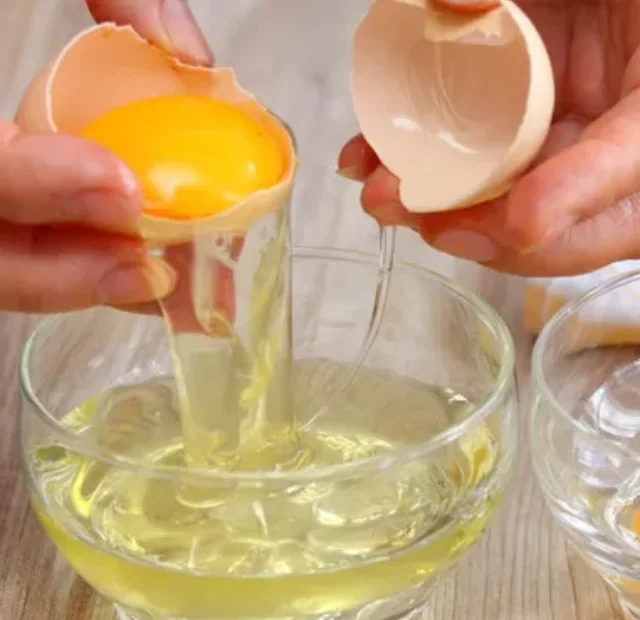 HOW TO SEPARATE EGG WHITES