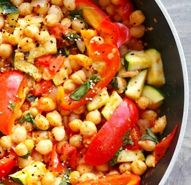 6 Quick and Easy Mediterranean-Style Meals That You Can Prepare in Just 15 Minutes