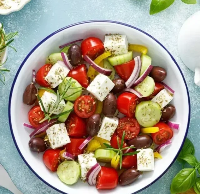 Here Are 8 Easy Mediterranean Snack Ideas for Working Moms on the Go